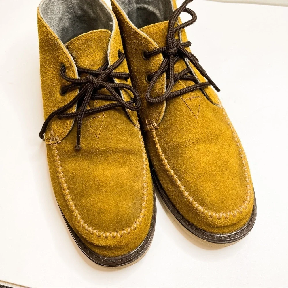 Toms Suede Camel Chukka Boots